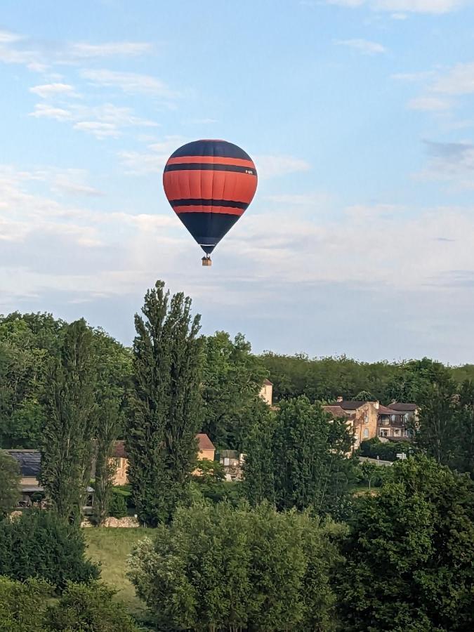 La Grange Symphorine, Chambre D'Hotes De Charme Situee Entre La Vallee De La Dordogne Et La Vallee De La Vezere Meyrals Ngoại thất bức ảnh